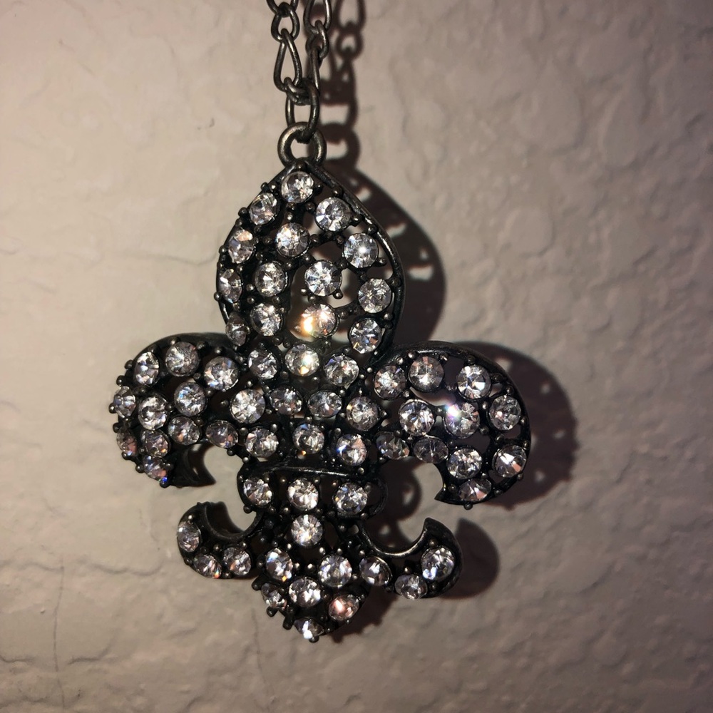 Fleur de Li Necklace